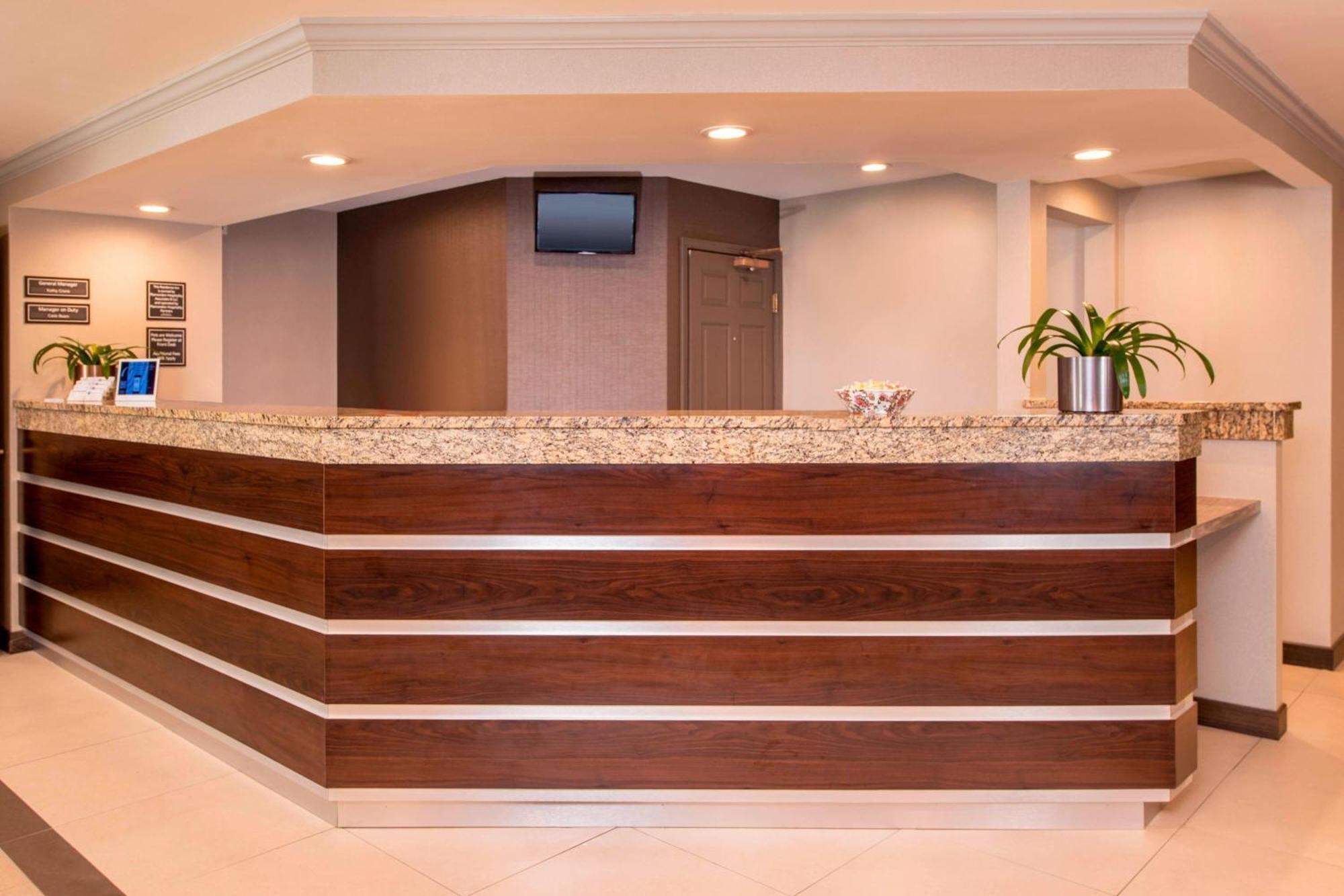Residence Inn Frederick Esterno foto