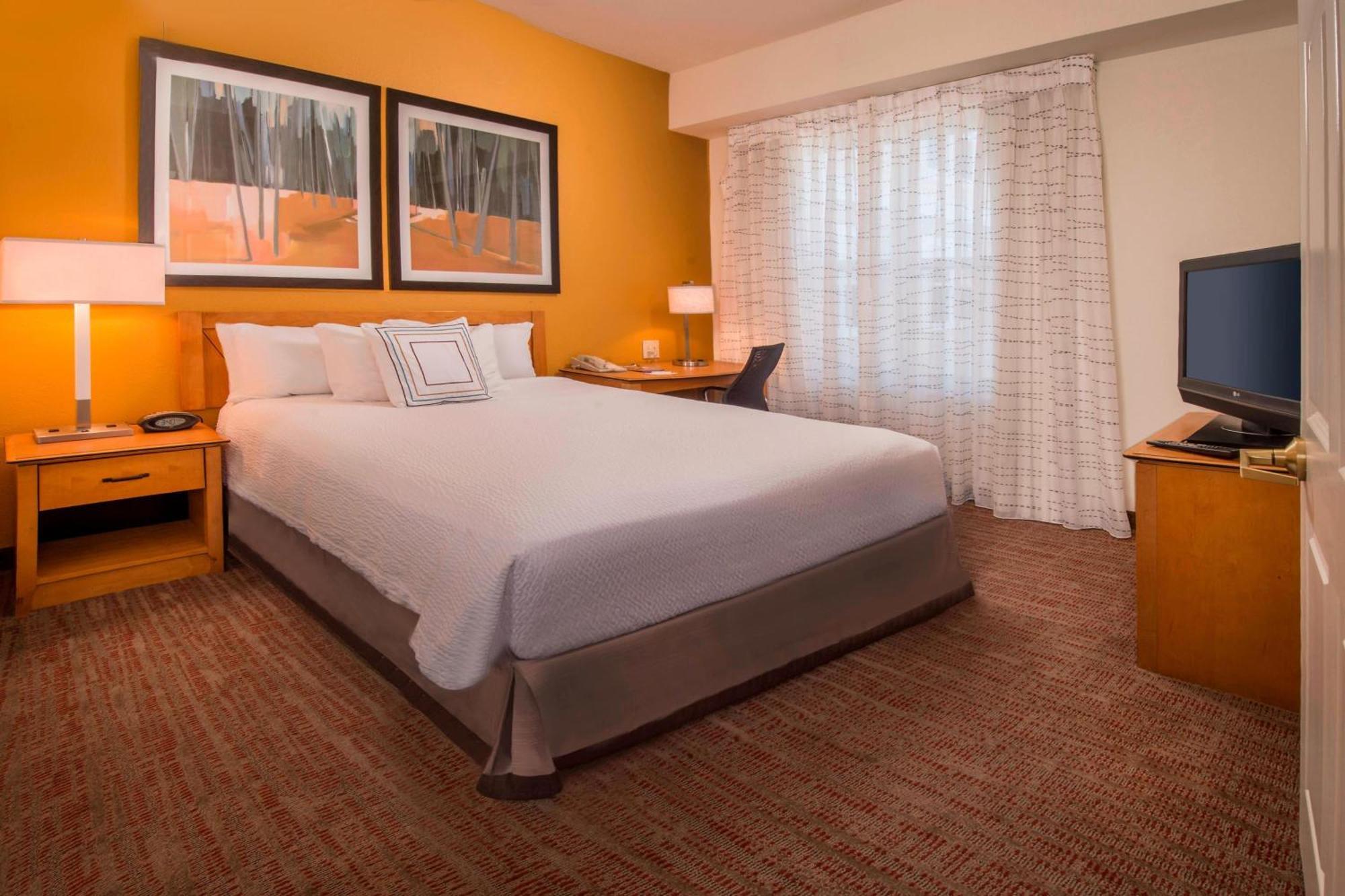 Residence Inn Frederick Esterno foto