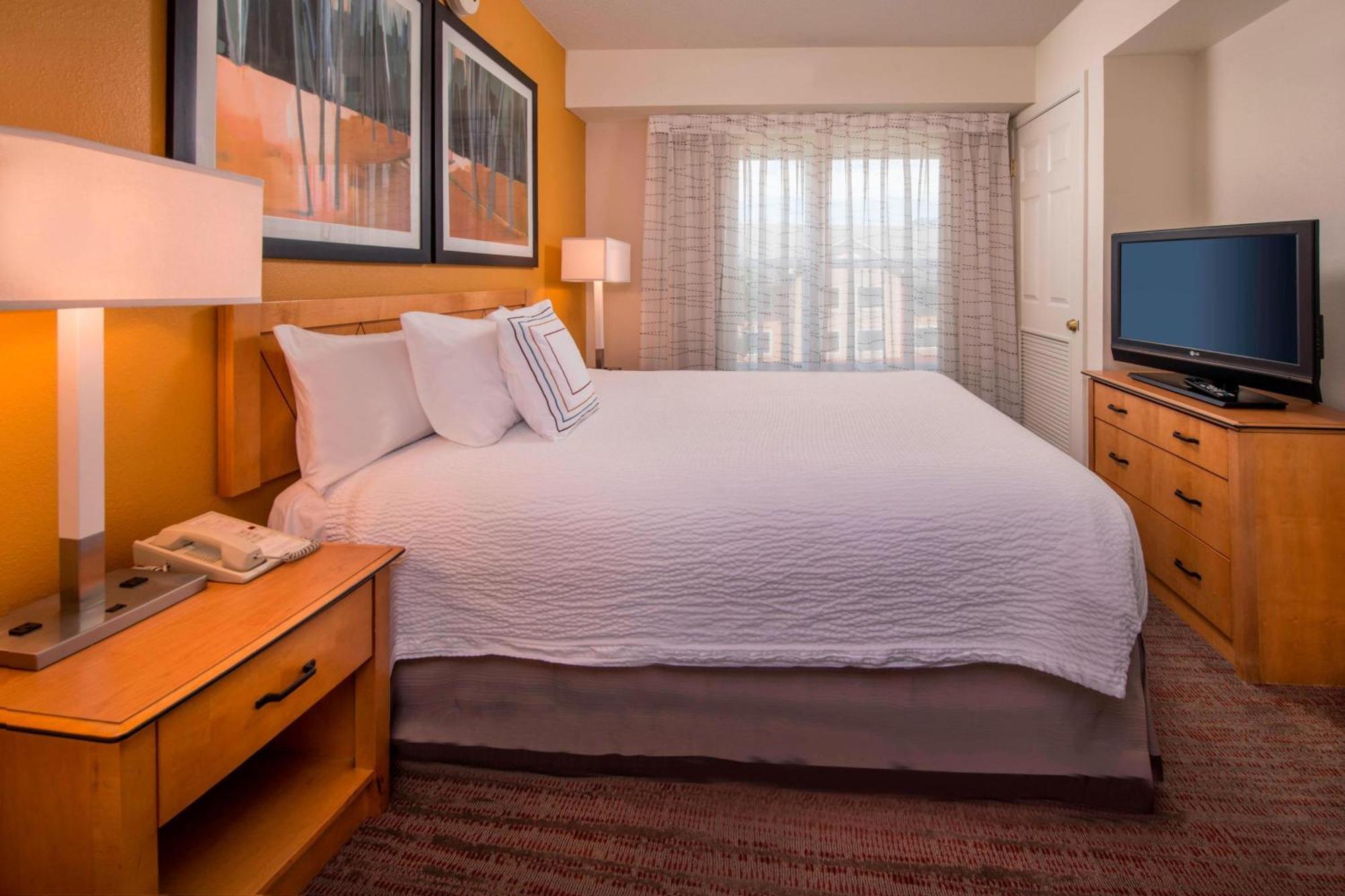 Residence Inn Frederick Esterno foto