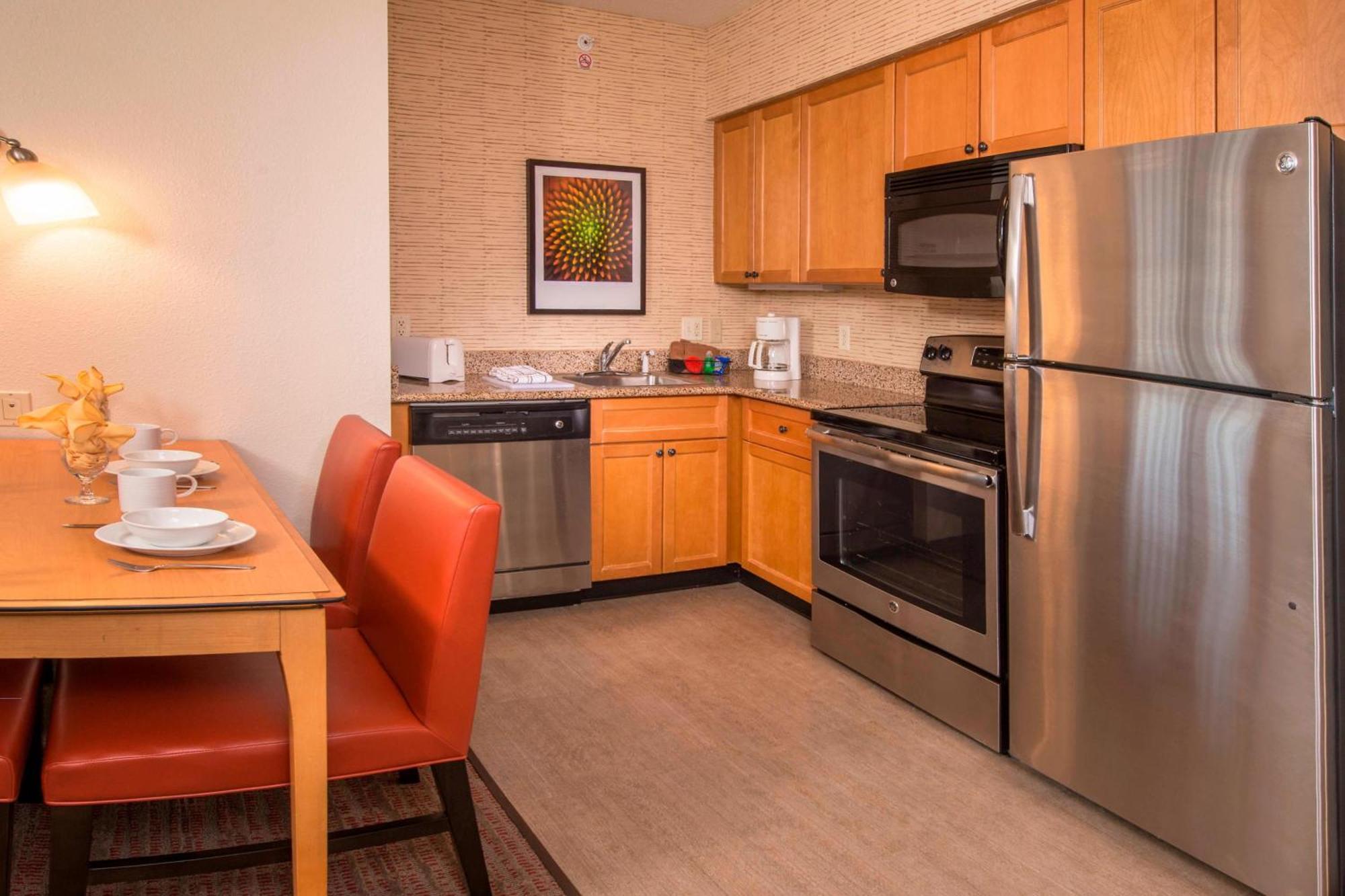 Residence Inn Frederick Esterno foto