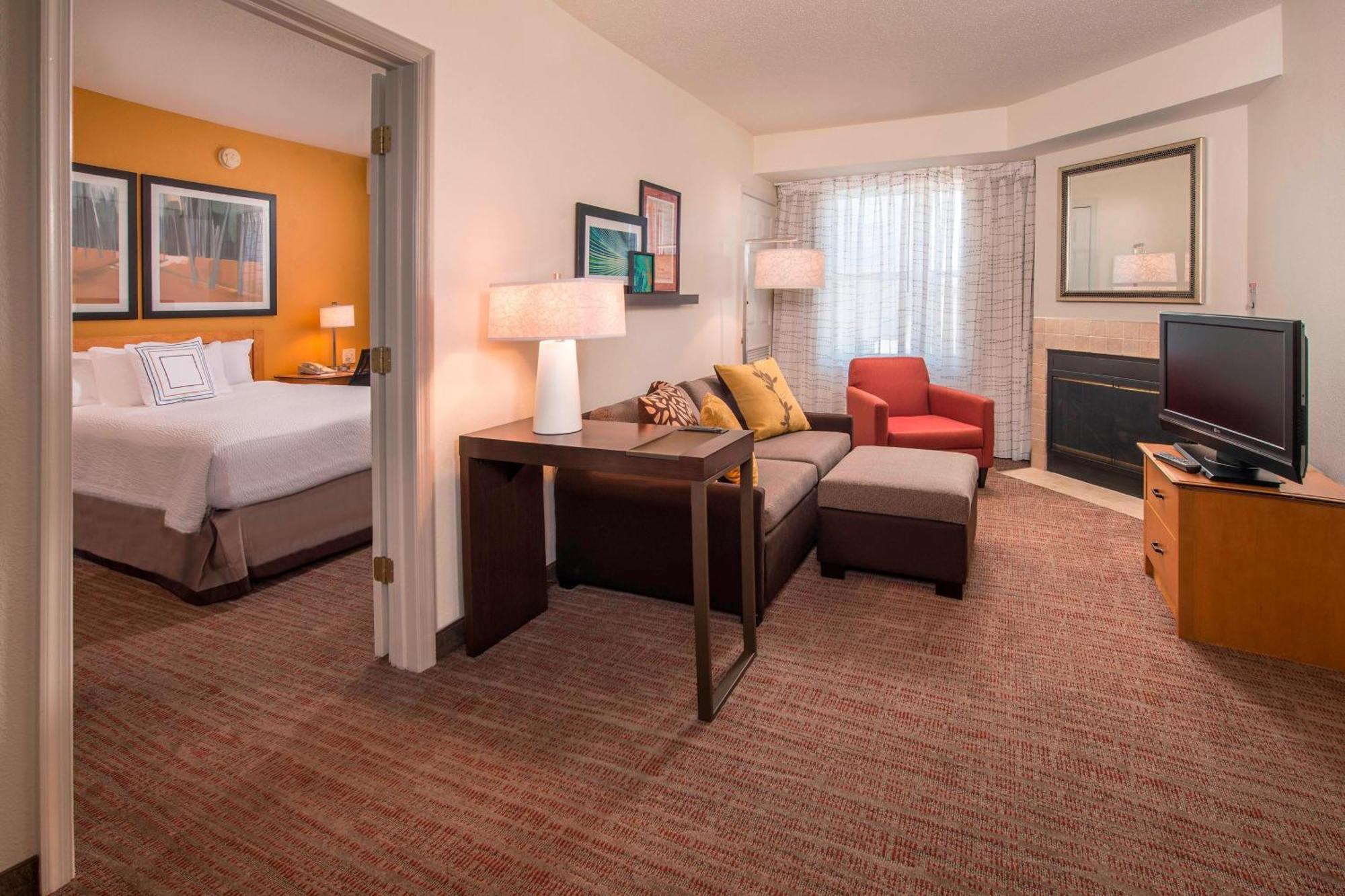 Residence Inn Frederick Esterno foto
