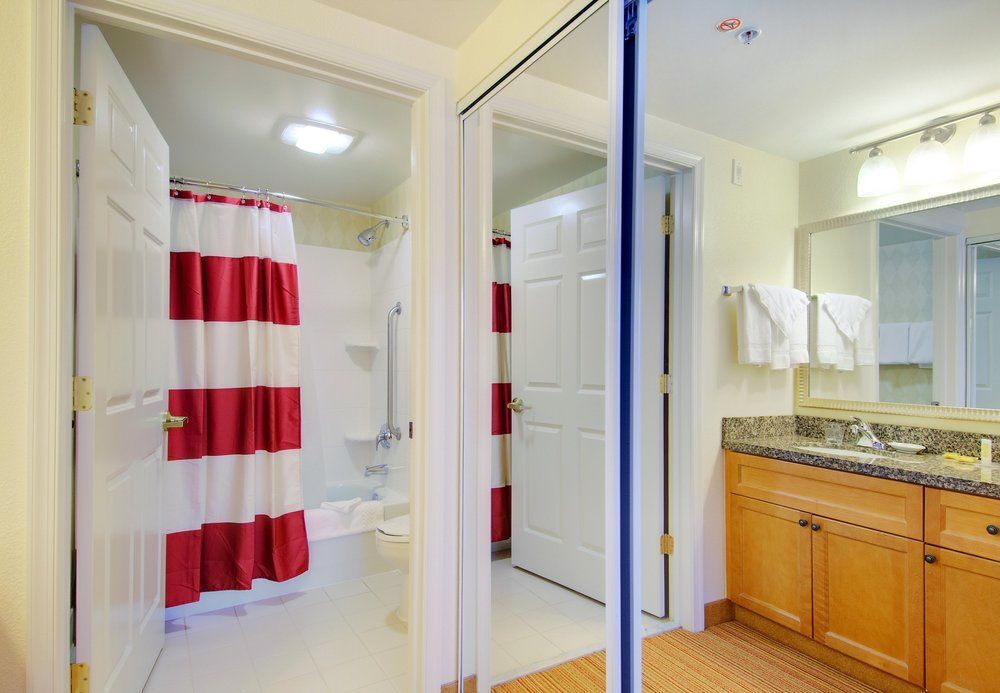 Residence Inn Frederick Esterno foto